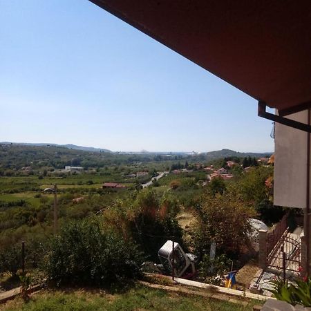 V Klancu Apartment Dekani Luaran gambar
