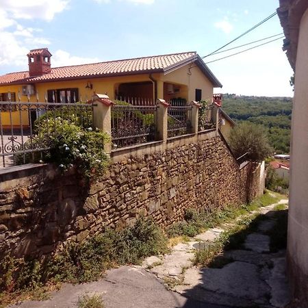 V Klancu Apartment Dekani Luaran gambar